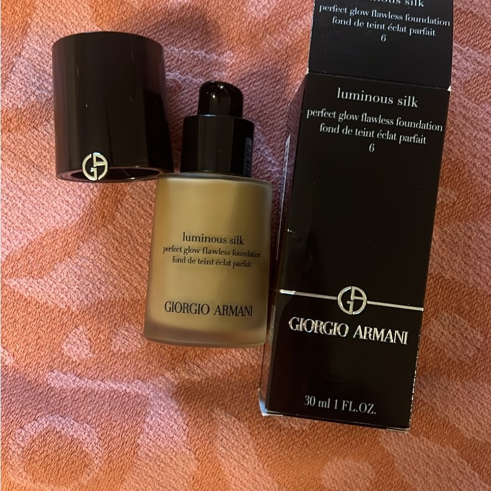 Giorgio Armani Luminous Silk Foundation - Black and Cream